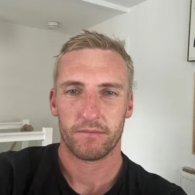 Oliver Bayes-Shelton profile picture